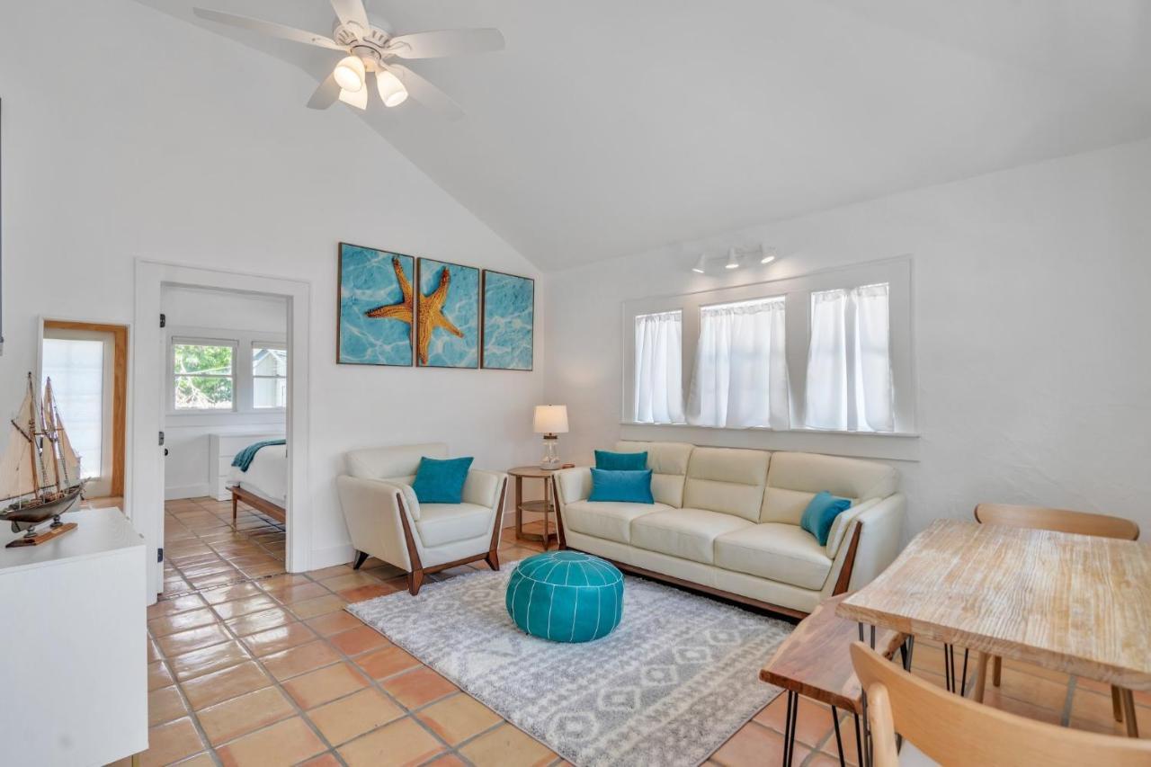 Sarasota, Fl Bungalow - Bright & Breezy Coastal Vibes - 10 Mins To White Sand Beaches Home Экстерьер фото